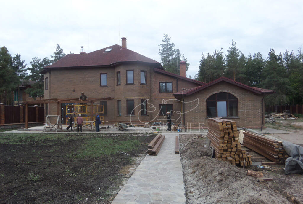 Дом без фасадного фекора